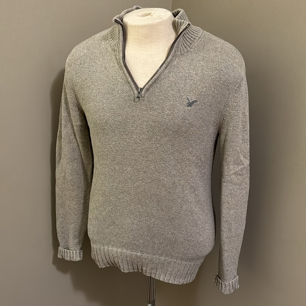Abercrombie and Fitch VNeck Sweater with Zipper Size Small